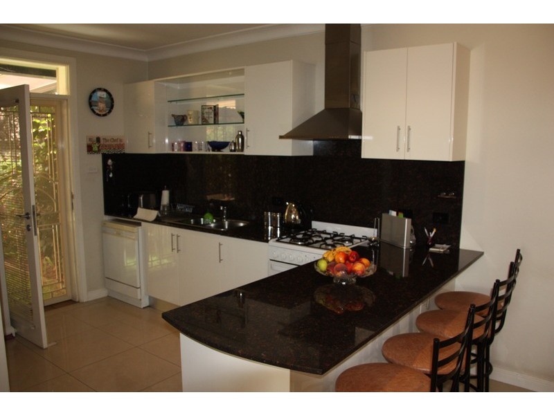 2/7 FARNHAM  Avenue, Roselands NSW 2196