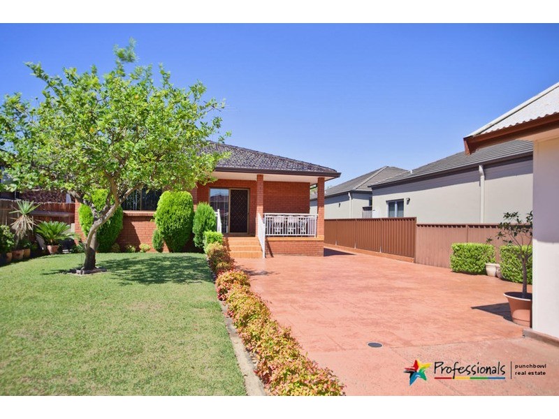 9 DAPHNE Avenue, Bankstown NSW 2200