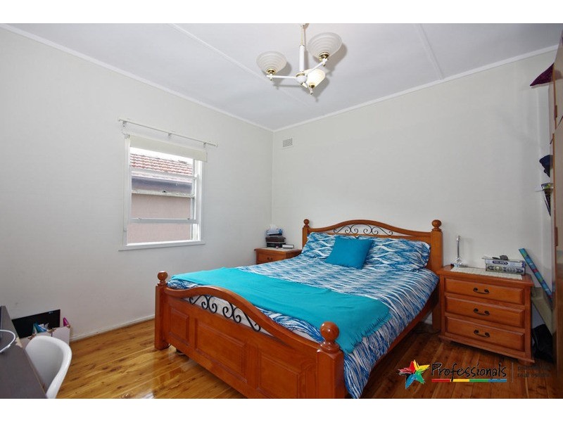 8 LORNA Avenue, Blakehurst NSW 2221