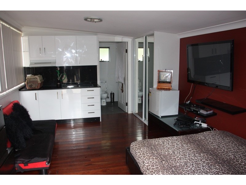 3 Linden  Avenue, Punchbowl NSW 2196