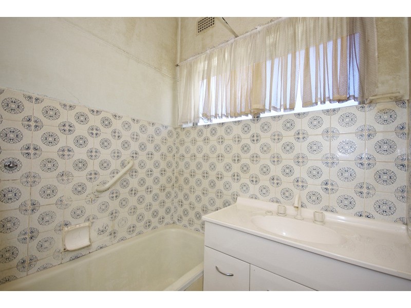 4 WERONA  Avenue, Punchbowl NSW 2196