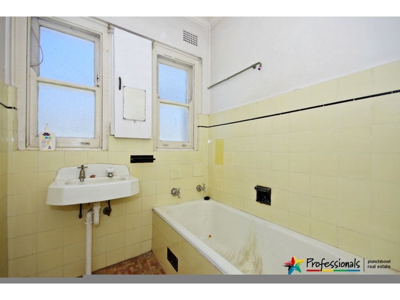 19 SALVIA  Avenue, Bankstown NSW 2200