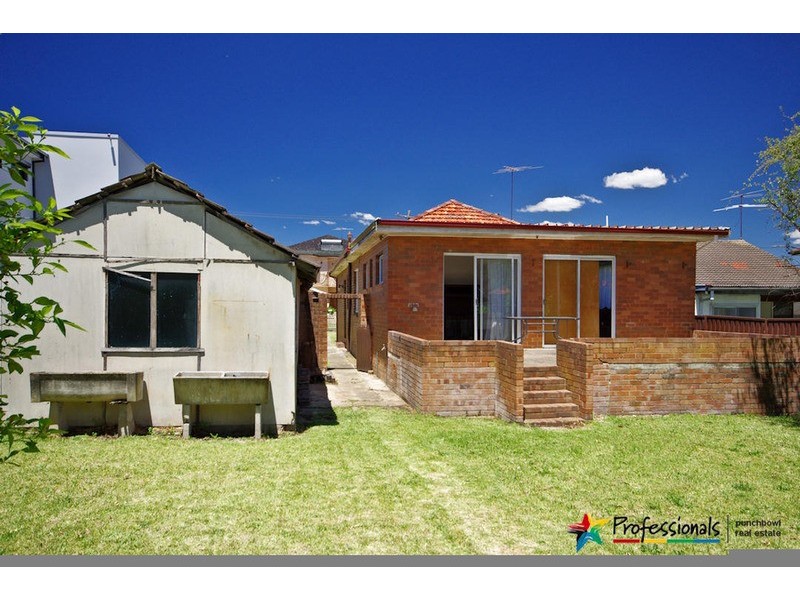 19 SALVIA  Avenue, Bankstown NSW 2200