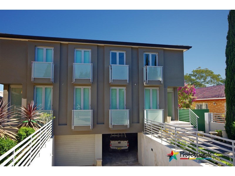 12a Werona Avenue, Punchbowl NSW 2196