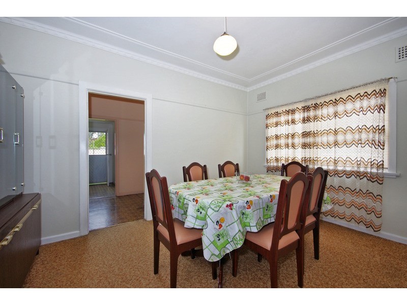 13 FAIRVIEW Avenue, Roselands NSW 2196