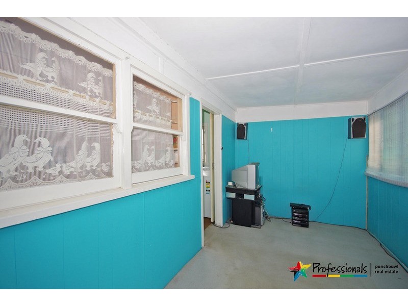 13 Fairview Avenue, Roselands NSW 2196
