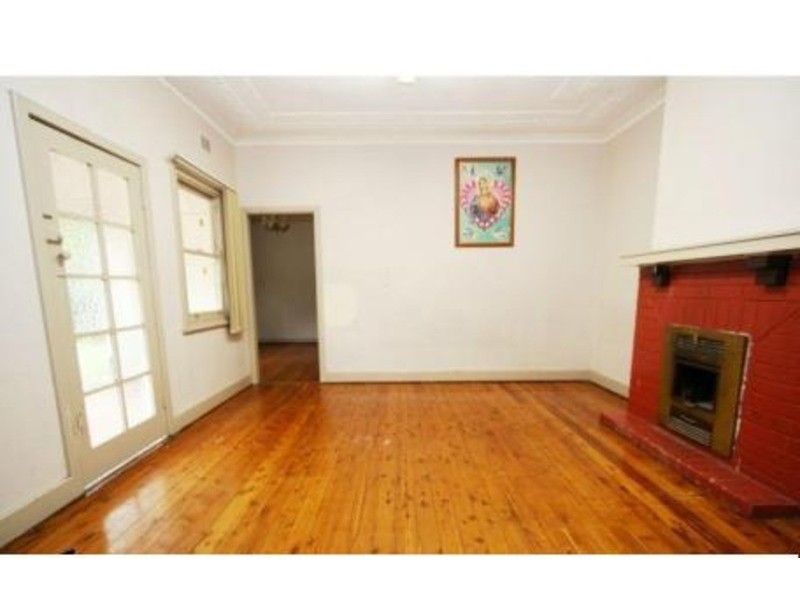 32 LEONARD  Street, Bankstown NSW 2200