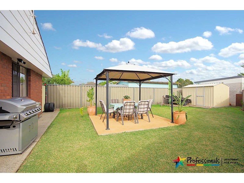 27 ILLAWONG Crescent, Greenacre NSW 2190
