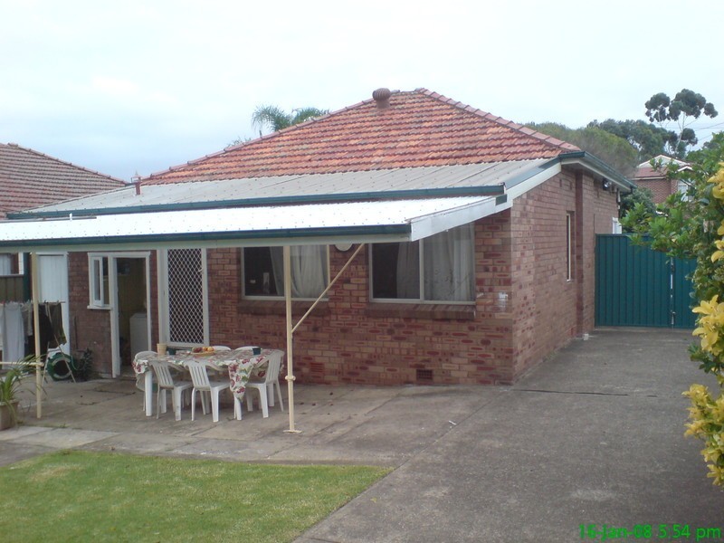 18 DUNLOP  Street, Roselands NSW 2196