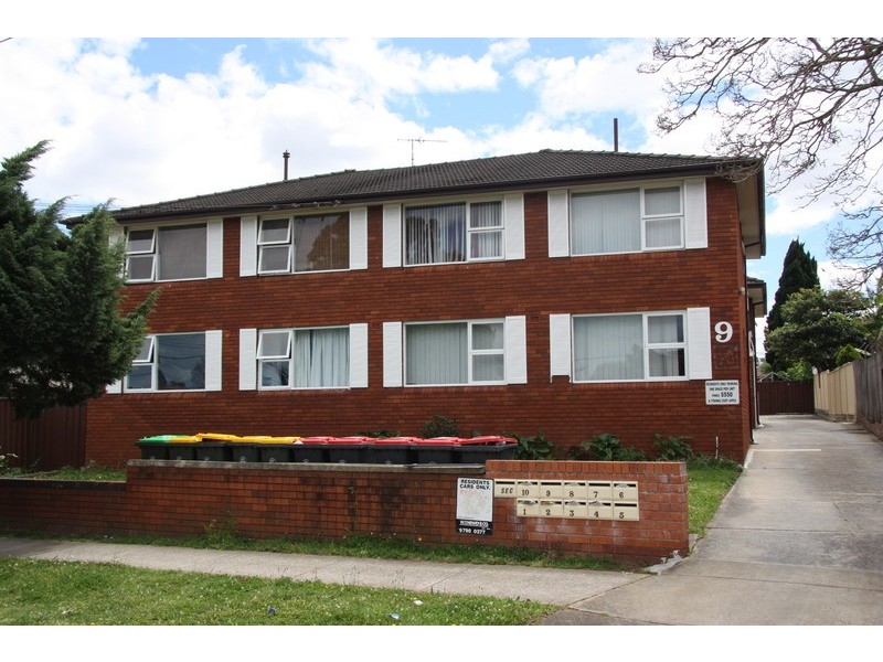 2/9 VIOLA Street, Punchbowl NSW 2196