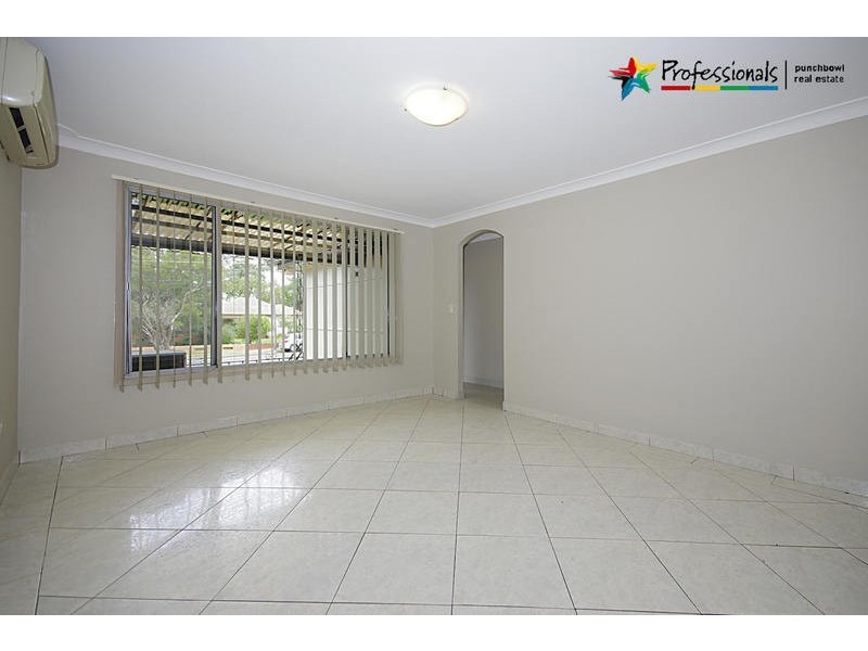 1/136 RAWSON Street, Greenacre NSW 2190