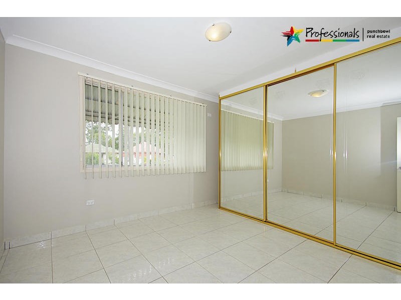 1/136 RAWSON Street, Greenacre NSW 2190