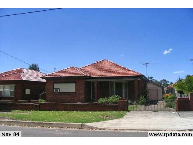 8 fairview Avenue, Roselands NSW 2196