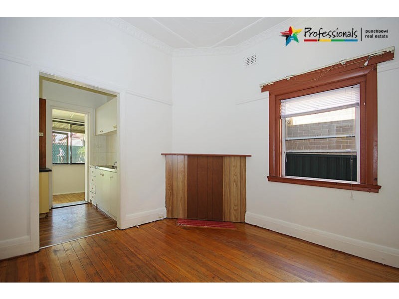 5 WARREN Parade, Punchbowl NSW 2196