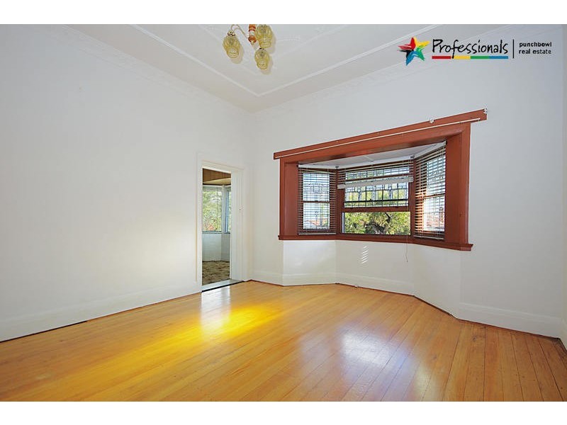 5 WARREN Parade, Punchbowl NSW 2196