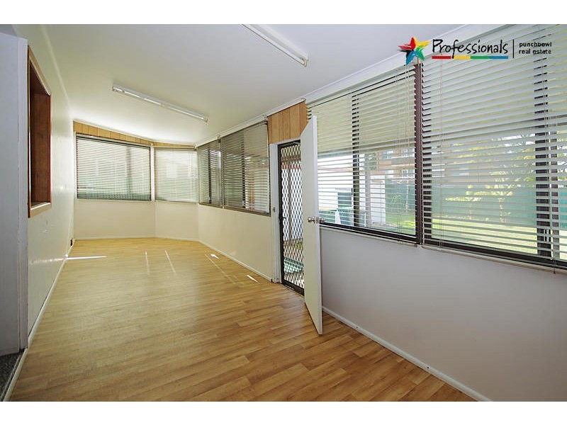 5 WARREN Parade, Punchbowl NSW 2196