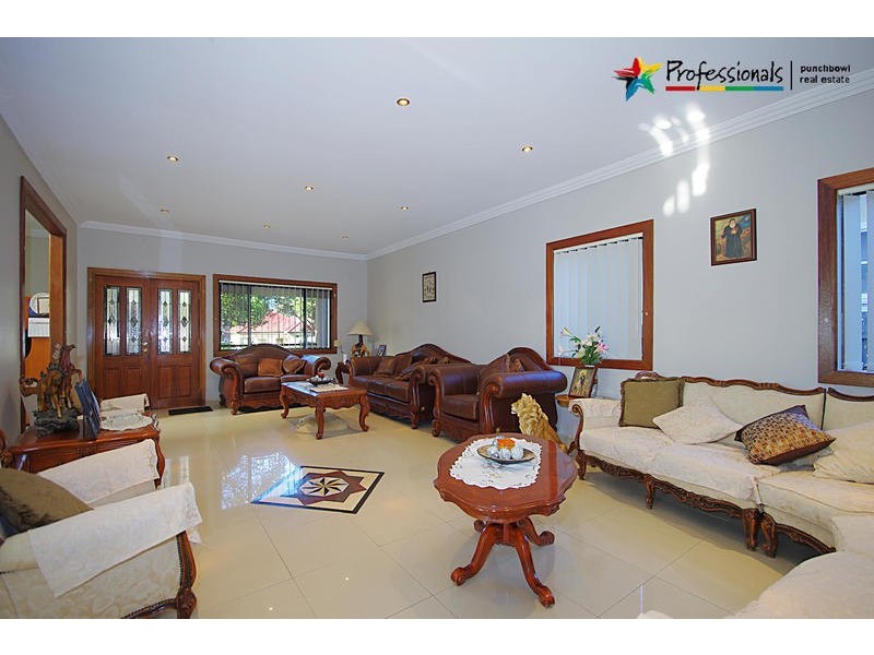 1 ROSEBANK Avenue, Kingsgrove NSW 2208