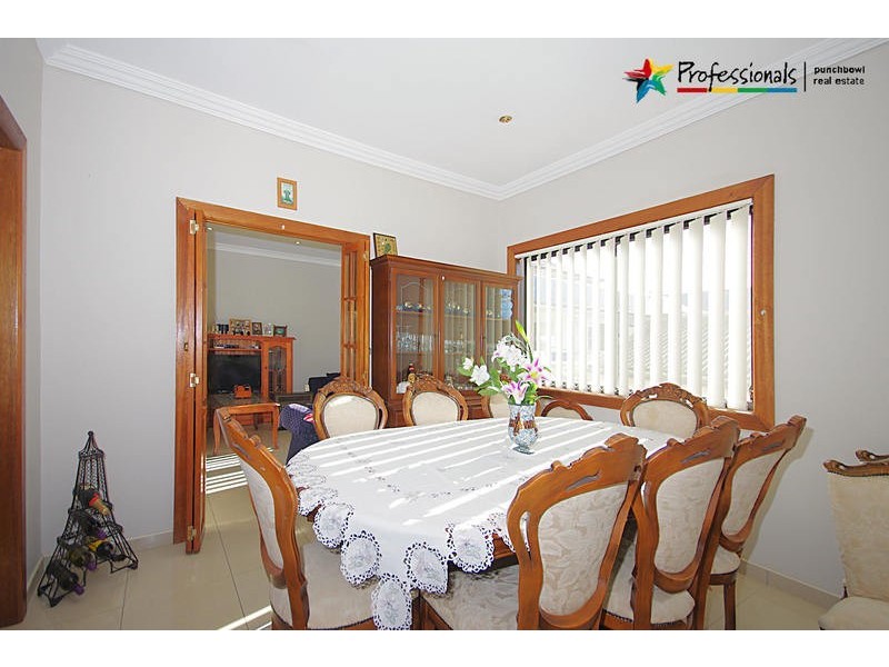 1 ROSEBANK Avenue, Kingsgrove NSW 2208