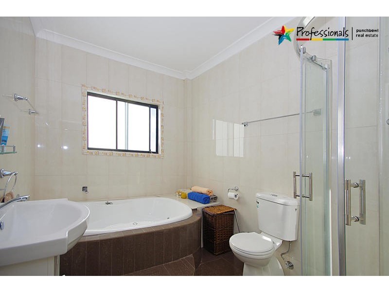 1 ROSEBANK Avenue, Kingsgrove NSW 2208