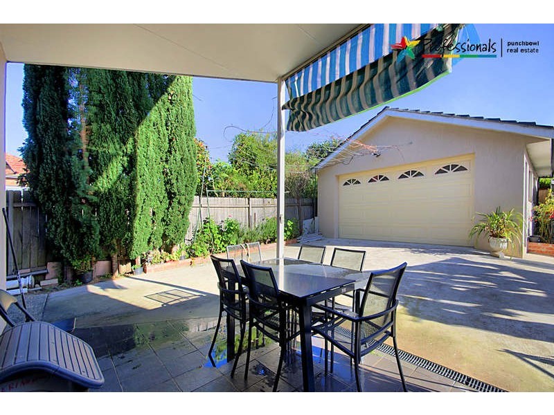 1 ROSEBANK Avenue, Kingsgrove NSW 2208