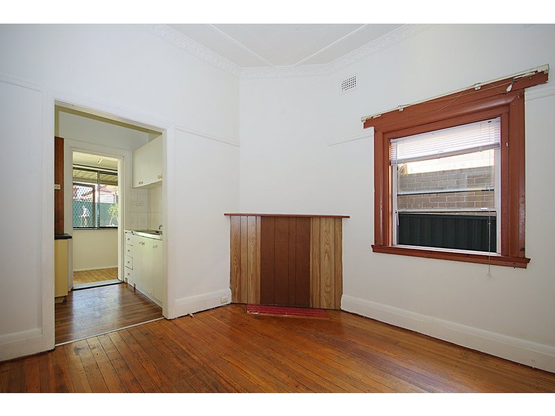 5 warren Parade, Punchbowl NSW 2196