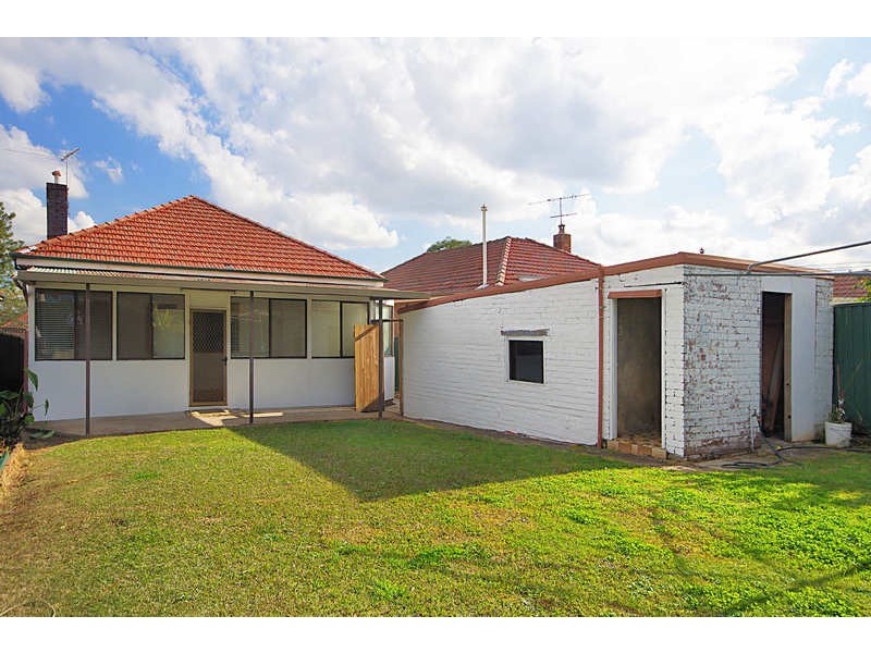 5 warren Parade, Punchbowl NSW 2196