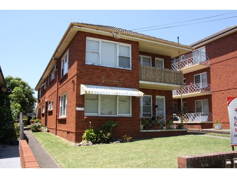 4/18 BROADWAY, Punchbowl NSW 2196