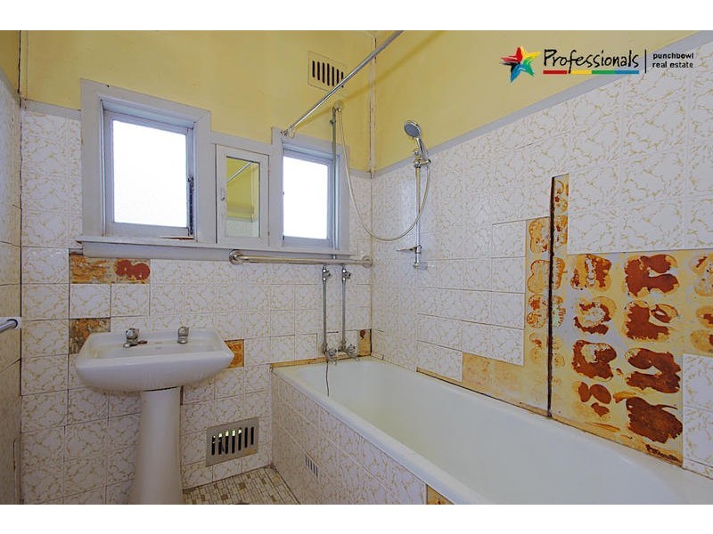 14a HENRY Street, Punchbowl NSW 2196