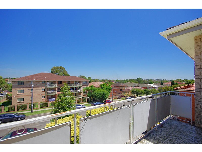 4/22 DENMAN Avenue, Wiley Park NSW 2195