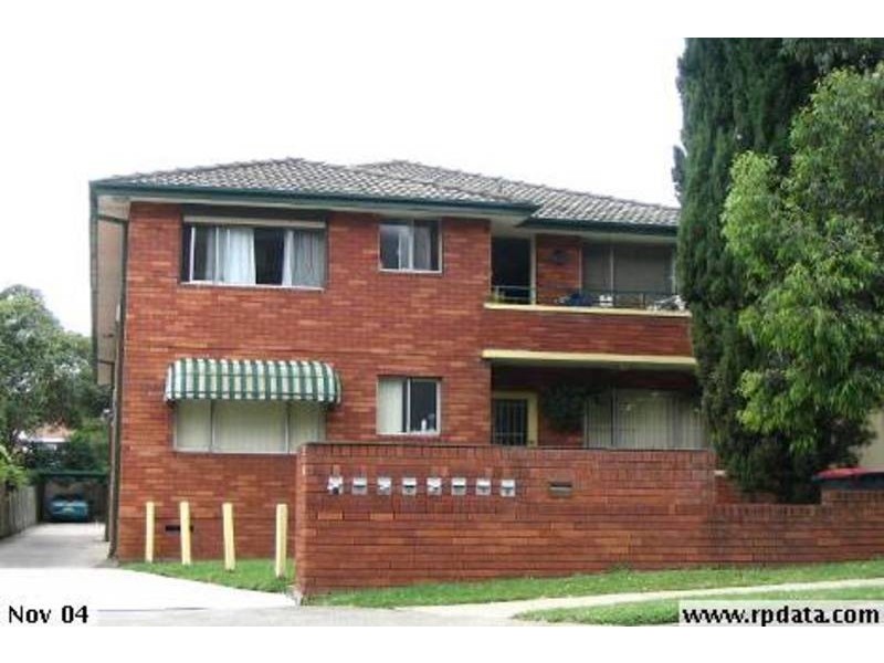 1/104 rossmore Avenue, Punchbowl NSW 2196