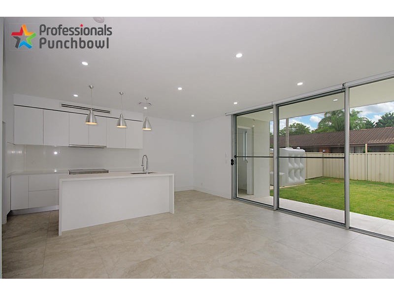 911B HENRY LAWSON Drive, Picnic Point NSW 2213