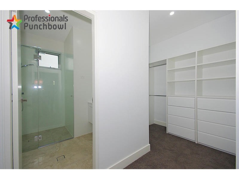 911B HENRY LAWSON Drive, Picnic Point NSW 2213