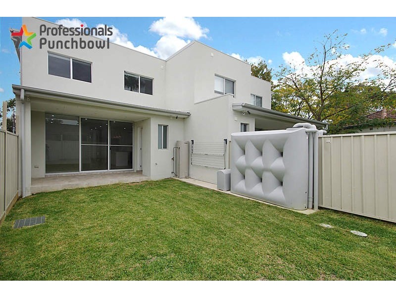 911B HENRY LAWSON Drive, Picnic Point NSW 2213