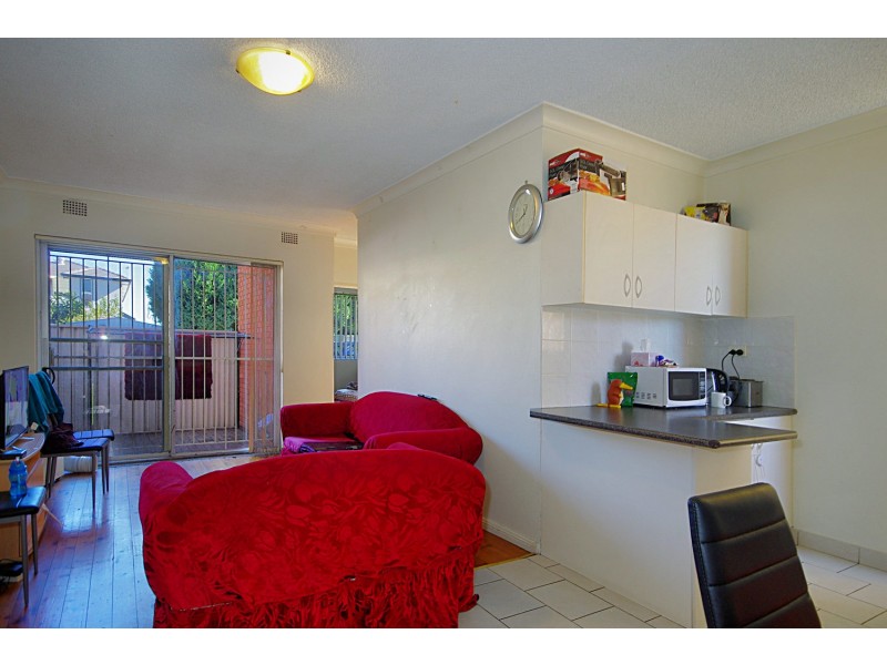 8/69 dudley Street, Punchbowl NSW 2196