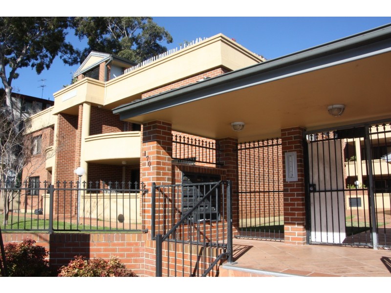 4/170-176 GREENACRE Road, Bankstown NSW 2200