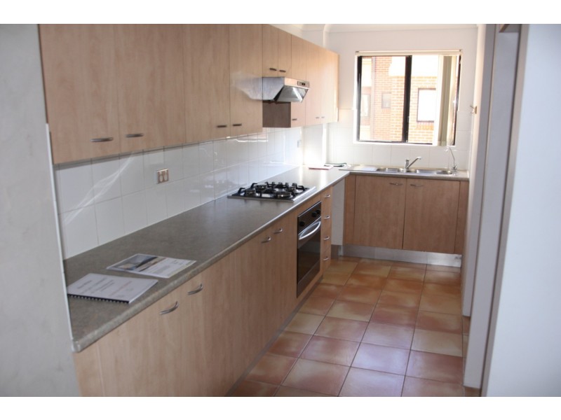 4/170-176 GREENACRE Road, Bankstown NSW 2200