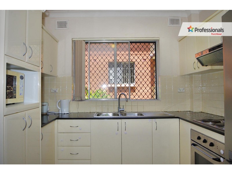 1/112 ROSSMORE Avenue, Punchbowl NSW 2196