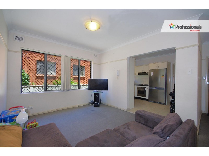 1/112 ROSSMORE Avenue, Punchbowl NSW 2196