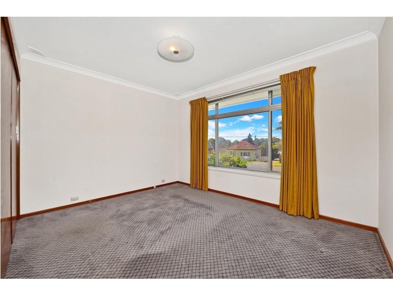 10 PENSHURST Road, Roselands NSW 2196