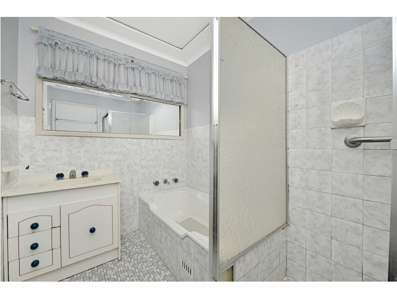 10 PENSHURST Road, Roselands NSW 2196