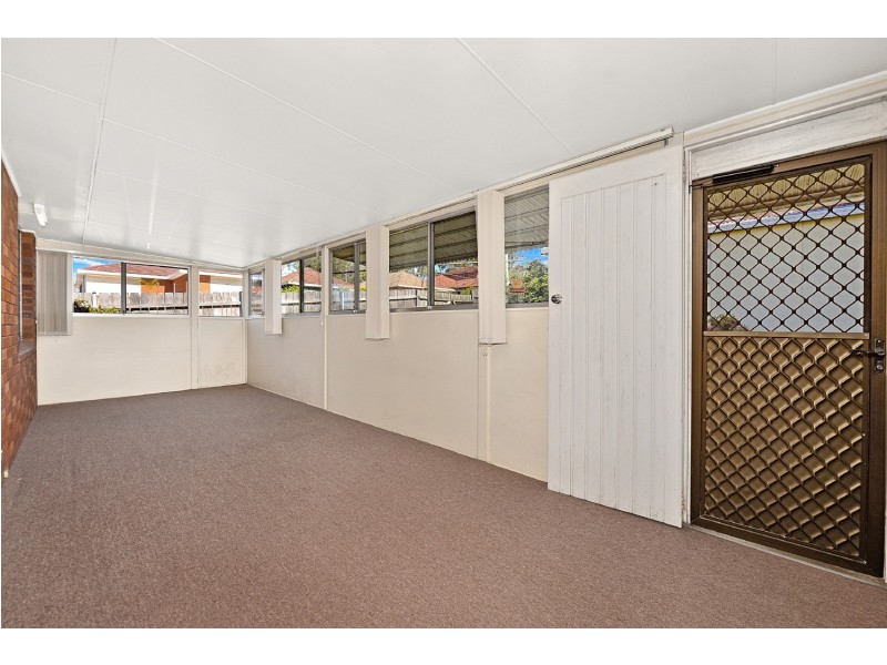 10 PENSHURST Road, Roselands NSW 2196