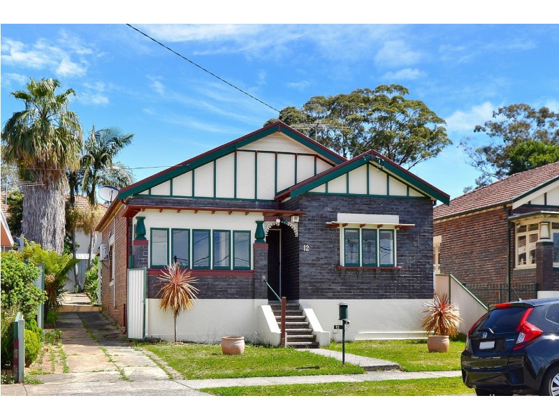 12 PENSHURST Road, Roselands NSW 2196