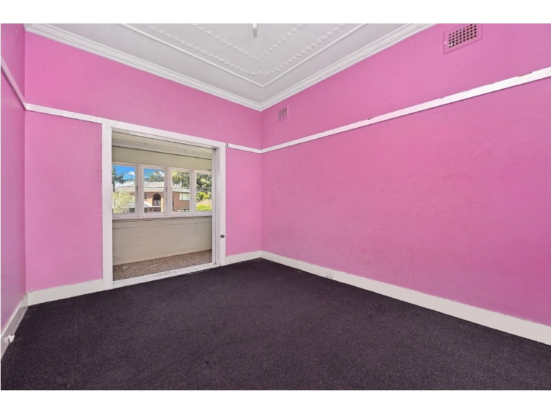 12 PENSHURST Road, Roselands NSW 2196