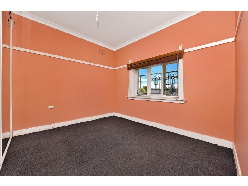 12 PENSHURST Road, Roselands NSW 2196