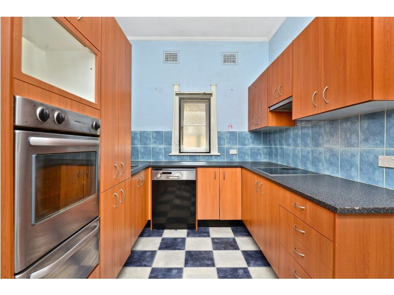 12 PENSHURST Road, Roselands NSW 2196