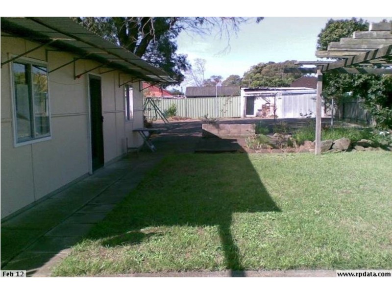 24 maccallum Avenue, Roselands NSW 2196