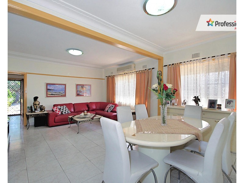 14 PAYTEN Avenue, Roselands NSW 2196