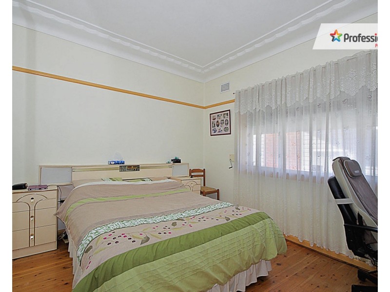 14 PAYTEN Avenue, Roselands NSW 2196