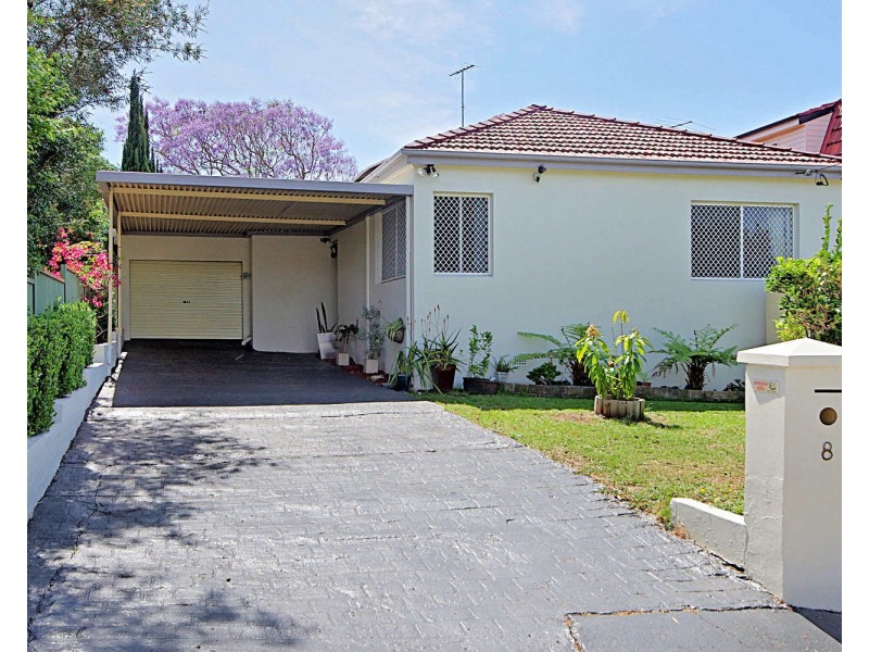 8 BONDS Road, Roselands NSW 2196