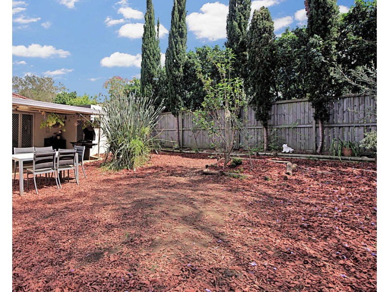 8 BONDS Road, Roselands NSW 2196